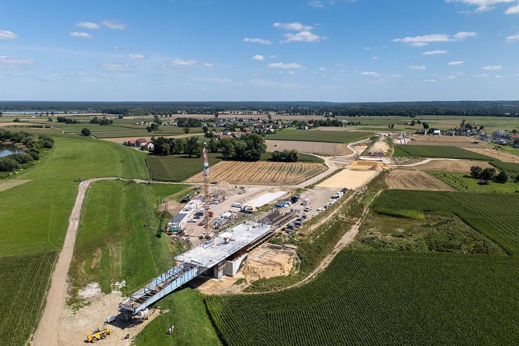  Budowa mostu na Odrze w Raciborzu. fot. Maciej Dziąbek / UMWS 