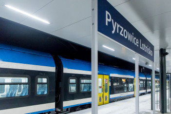 Pierwszy  pociąg Częstochowa – Pyrzowice Lotnisko – Tarnowskie Góry