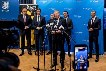 Uczestnicy konferencji prasowej. 