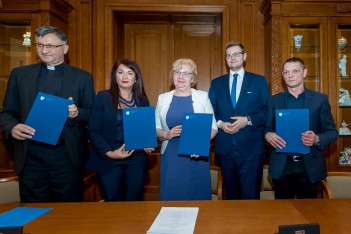  Podpisanie porozumienie o partnerstwie na rzecz rozwoju Społecznego Ośrodka Readaptacyjnego w Zabrzu  / fot. BP Tomasz Żak 