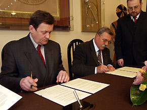  Podpisanie porozumienie o współpracy Urzędu Marszałkowskiego Województwa Śląskiego z Wyższą Szkołą Biznesu w Dąbrowie Górniczej. 