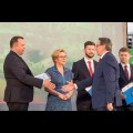 Wojewódzkie Obchody Światowego Dnia Turystyki. Wręczenie dyplomów podczas uroczystości w siedziba Zespołu Śląsk, Pałac w Koszęcinie.. 