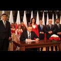  Prezydent RP Andrzej Duda podpisał ustawę dotyczącą ustanowienia Narodowego Dnia Powstań Śląskich. fot. Andrzej Grygiel / UMWS 