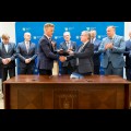  Podpisanie umowy na przebudowę DW934. fot. Tomasz Żak / UMWS 