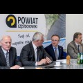  Wręczenie czeków dot. dofinansowania dróg dojazdowych do gruntów rolnych. fot. Tomasz Żak / UMWS 