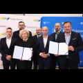  Podpisanie porozumienia w sprawie zintegrowanego systemu taryfowo-biletowego. fot. Andrzej Grygiel / UMWS 