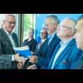  Wręczone dotacje dla 22 gmin z przeznaczeniem dla Ochotniczych Straży Pożarnych. fot. Andrzej Grygiel / UMWS 
