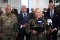 Konferecnja prasowa: żołnierze WOT w Krajowym Centrum Bezpieczeństwa Ruchu Drogowego WORD w Katowicach. 