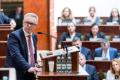 Radni podczas sesji na Sali Sejmu Śląskiego w Katowicach. 