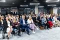 Młodzi ludzie podczas spotkania na Stadionie Śląskim 