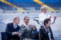 Młodzi ludzie podczas spotkania na Stadionie Śląskim 