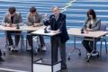 Młodzi ludzie podczas spotkania na Stadionie Śląskim 
