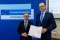 Uroczystość wręczenia listów gratulacyjnych. 