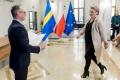 Uroczystość wręczenia listów gratulacyjnych. 