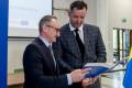 Uroczystość wręczenia listów gratulacyjnych. 