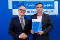Uroczystość wręczenia listów gratulacyjnych. 