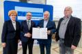 Uroczystość wręczenia listów gratulacyjnych. 