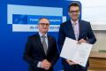 Uroczystość wręczenia listów gratulacyjnych. 