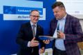 Uroczystość wręczenia listów gratulacyjnych. 