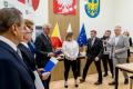 Wręczenie umów beneficjentom. 