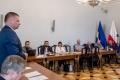 Uczestnicy posiedzenia . 