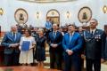 Przekazane umowy dla OSP w Sali Sejmu Śląskiego. 