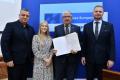  Wręczenie listów gratulacyjnych. fot. Patryk Pyrlik / UMWS 