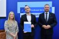  Wręczenie listów gratulacyjnych. fot. Patryk Pyrlik / UMWS 