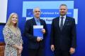  Wręczenie listów gratulacyjnych. fot. Patryk Pyrlik / UMWS 