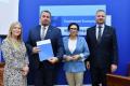  Wręczenie listów gratulacyjnych. fot. Patryk Pyrlik / UMWS 