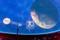 Studio radiowe wraz z publicznością w Planetarium Śląskim. 