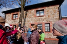  Uczniowie ze Szkoły Podstawowej nr 7 w Knurowie w trakcie lekcji w kolonii robotniczej Ficinus w Rudzie Śląskiej 