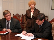  Dokument podpisuje Józef Górny - dyrektor generalny Najwyższej Izby Kontroli 