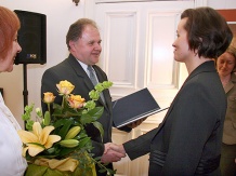 Nagrodę odbiera Iwona Purzycka &#8211; dyrektor Muzeum z Bielska-Białej. 