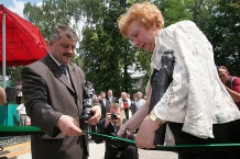  Uroczystego otwarcia dokonali prezydent Zabrza Małgorzata Mańka&#8211;Szulik i członek Zarządu Województwa Marian Ormaniec. 