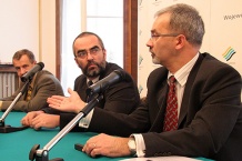  Konferencja prasowa. Od lewej dyrektor Departamentu Rozwoju Obszarów Wiejskich w Ministerstwie Rolnictwa Mieczysław Paradowski, marszałek Janusz Moszynski, wiceminister rozwoju regionalnego Jerzy Kwie 