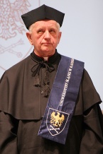  Abp Damian Zimoń jest pierwszym księdzem wśród doktorów honoris causa Uniwersytetu Śląskiego 