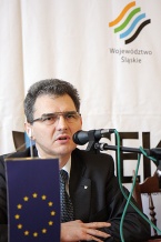  Marszałek Bogusław Śmigielski: Każdy nas &#8211; bez wychodzenia z domu &#8211; załatwi to, co jest niezbędne w funkcjonowaniu firmy i w życiu każdego obywatela. 