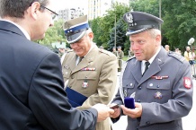  Wyróżnienie otrzymał m.in. płk Zbigniew Piątek &#8211; szef Wojewódzkiego Sztabu Wojskowego w Katowicach 