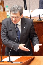  Marszałek Bogusław Śmigielski uzasadnił radnym cel rozbudowy Stadionu Śląskiego 