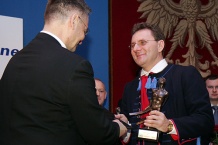  Nagrodę odbiera prezydent Siemianowic Śląskich Jacek Guzy 