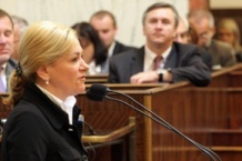  Na mównicy wicemarszałek Senatu RP Krystyna Bochenek 