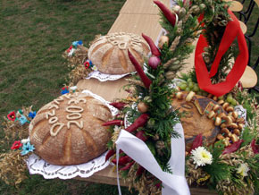  Tradycyjne bochny chleba dla gospodarzy dożynek 