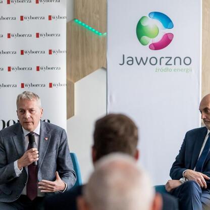 Panel dyskusyjny w Jaworzno Business Laboratory, organizowany przez Gazeta Wyborcza, omawia potencjał JOG i przyszłość gospodarczą regionu. (wygenerowano przez AI)