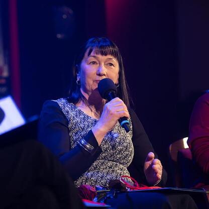 Panel dyskusyjny podczas uroczystości nagród kultury województwa śląskiego. (wygenerowano przez AI)