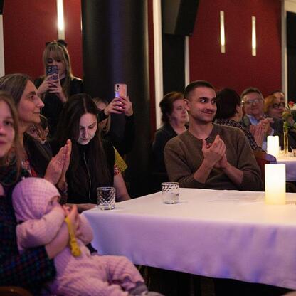 Formalna uroczystość nagród w Kinoteatrze Rialto, Śląsk. (wygenerowano przez AI)