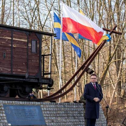 80. rocznica Tragedii Górnośląskiej: uroczystości upamiętniające ofiary sowieckiej deportacji. (wygenerowano przez AI)
