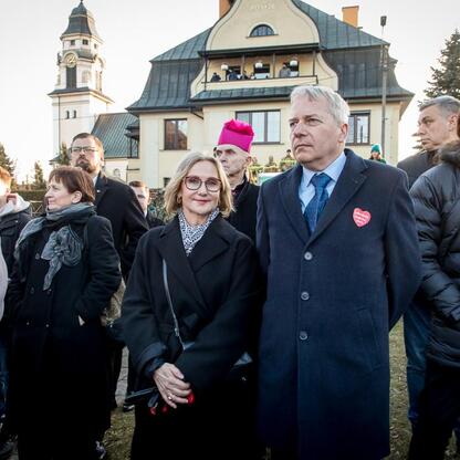 Zwierzchnicy i urzędnicy uczestniczą w uroczystościach upamiętniających 80. rocznicę Tragedii Górnośląskiej. (wygenerowano przez AI)