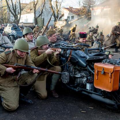 Rekonstrukcja wydarzeń z 1945 r. w rejonie Upper Silesia. (wygenerowano przez AI)