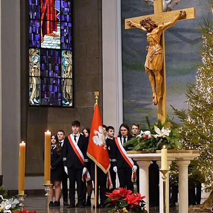 Słupskie uroczystości 80. rocznicy Tragedii Górnośląskiej. (wygenerowano przez AI)